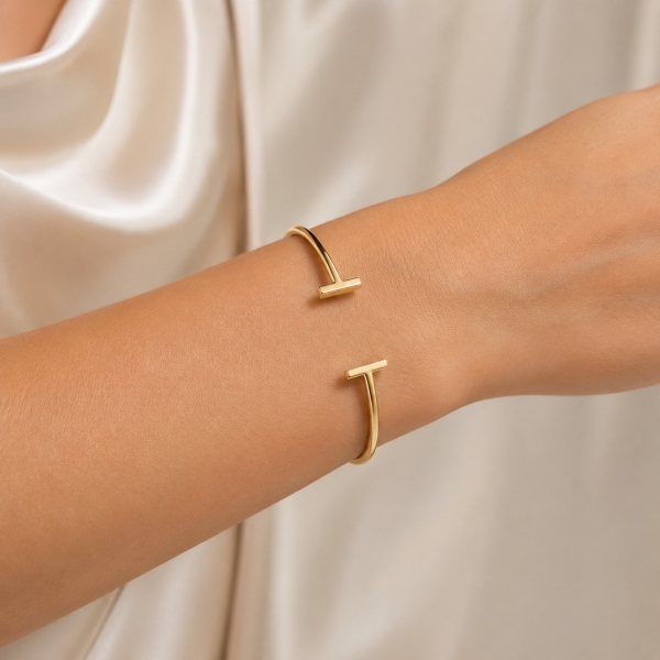 Bracelete Minimal T - Dourado