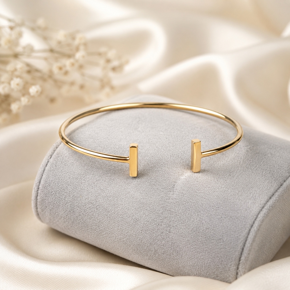 Bracelete Minimal T - Dourado